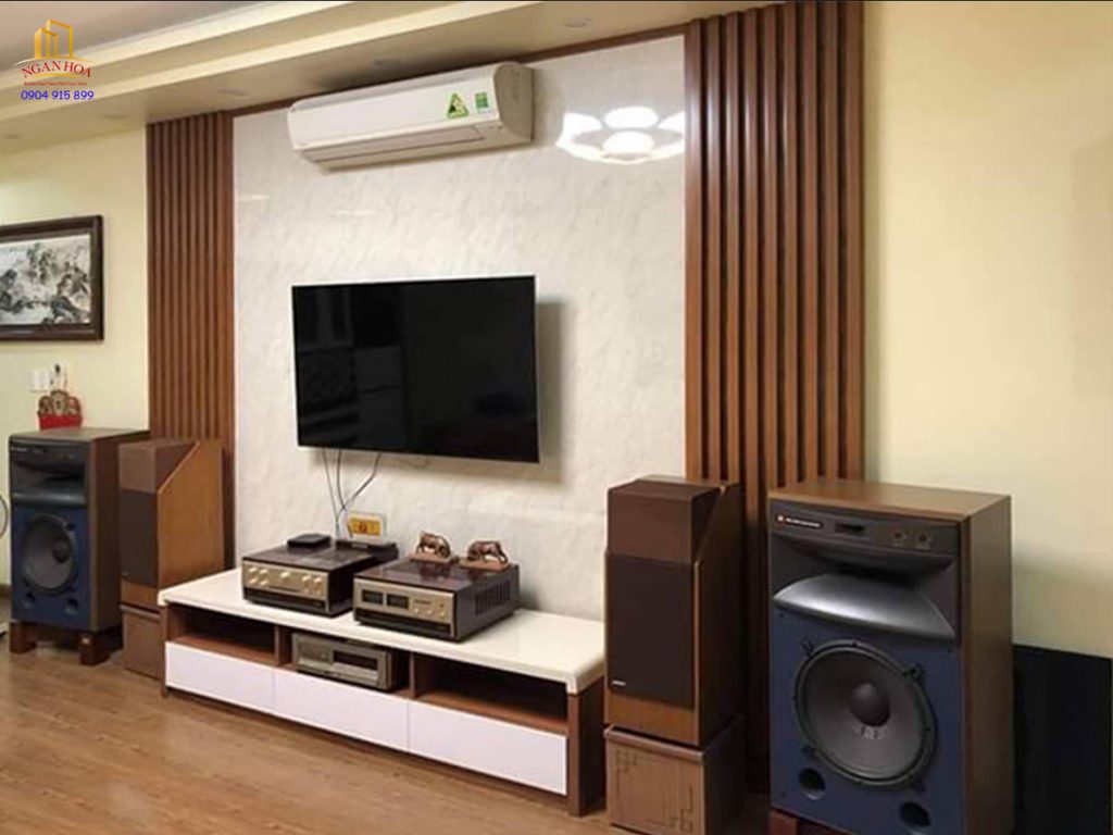 Lam sóng kết hợp tấm ốp Nano trang trí sau ti vi