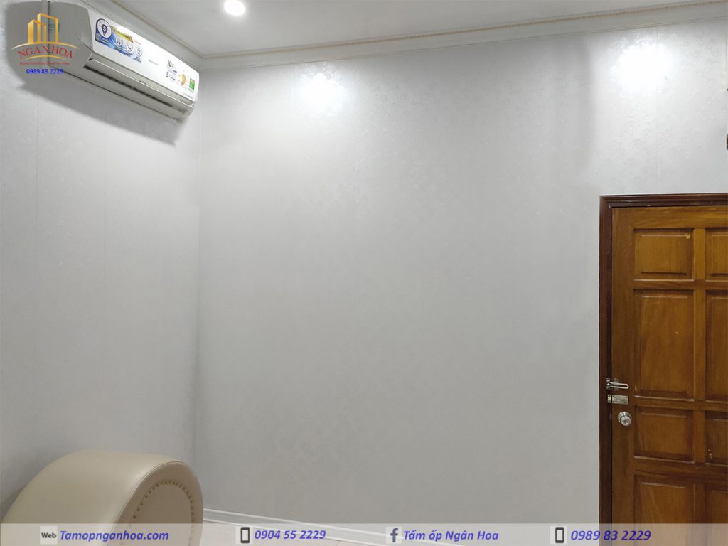 Tấm nhựa ốp tường mã PVC 4060 thi công phòng ngủ (2)