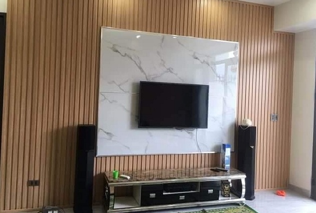 lam nhựa giả gỗ ốp tường