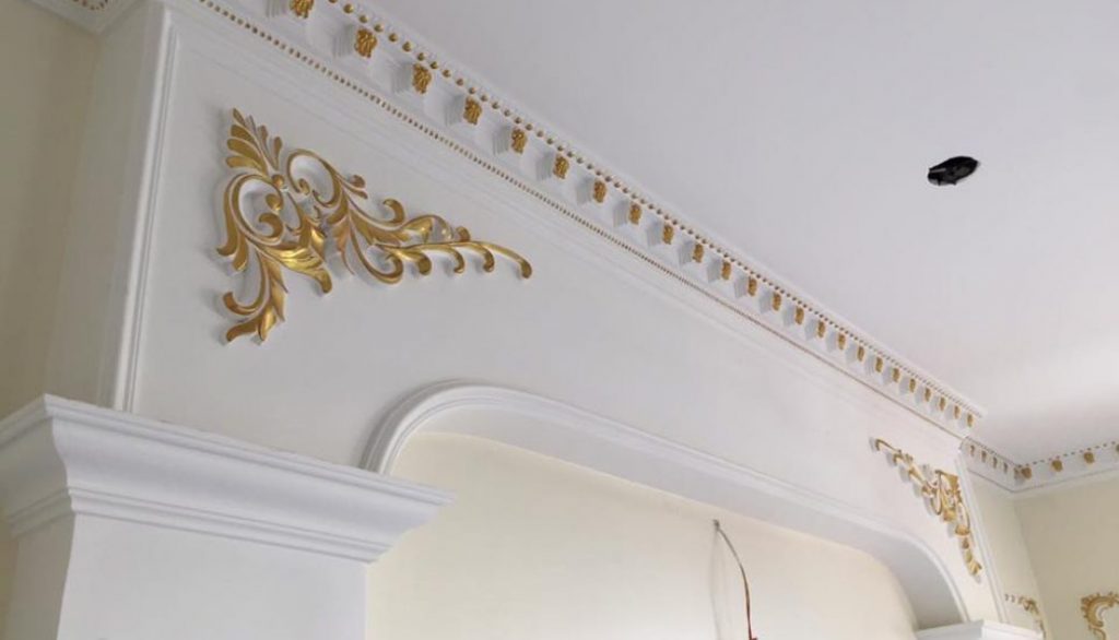 phào chỉ trần nhà